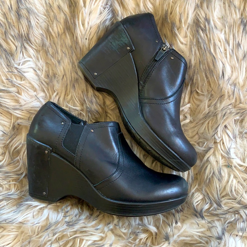 Dansko black platform bootie- perfect for fall!